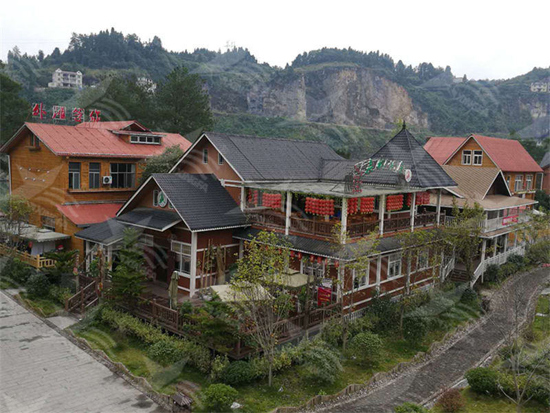 選擇合成樹脂瓦，為南方屋頂雨季防水護航